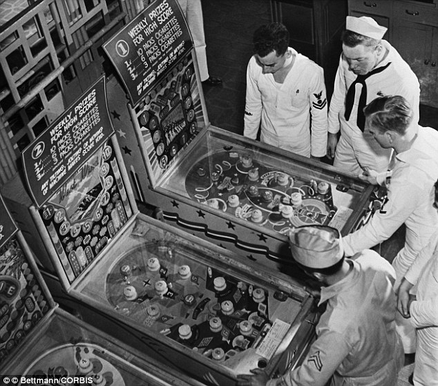 Pe când jocul Pinball era ilegal