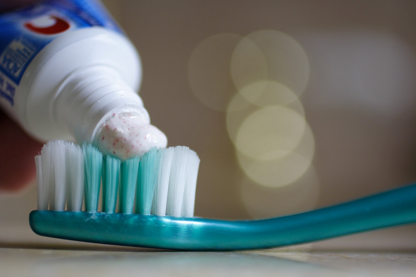 Fluorul, ne otrăveşte în fiecare zi