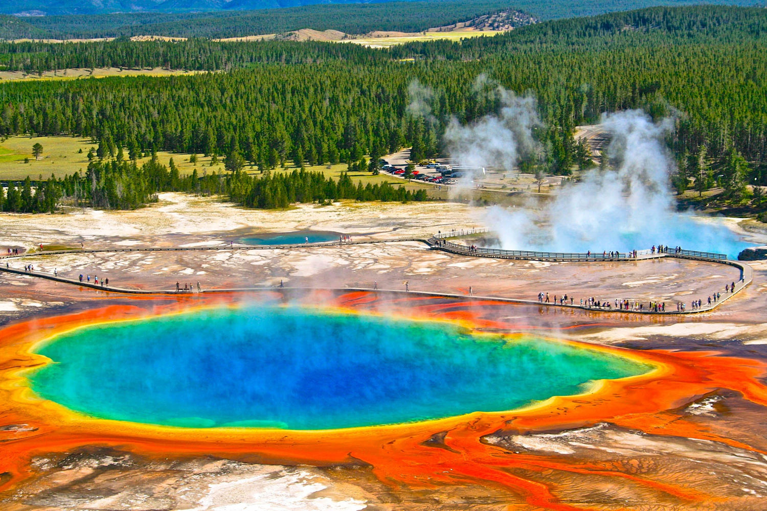 O minune naturală: izvorul termal The Grand Prismatic Spring