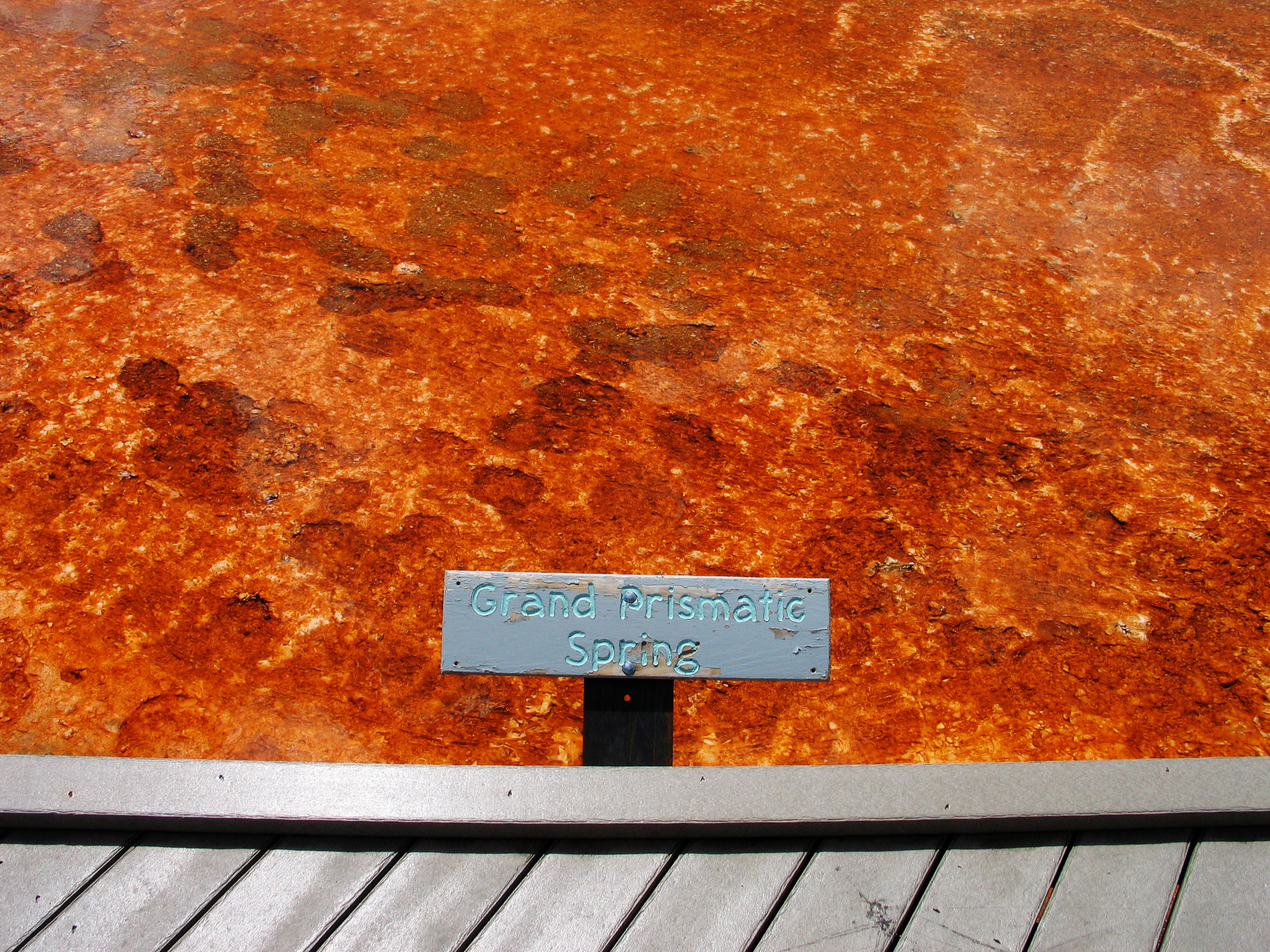 O minune naturală: izvorul termal The Grand Prismatic Spring
