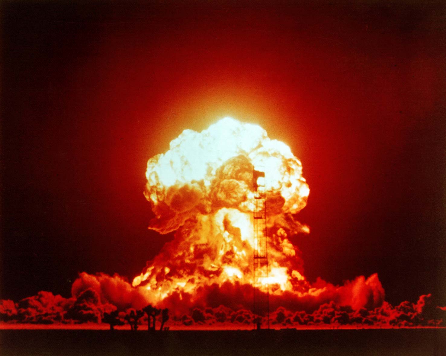 De ce bombele nucleare creează nori ciupercă