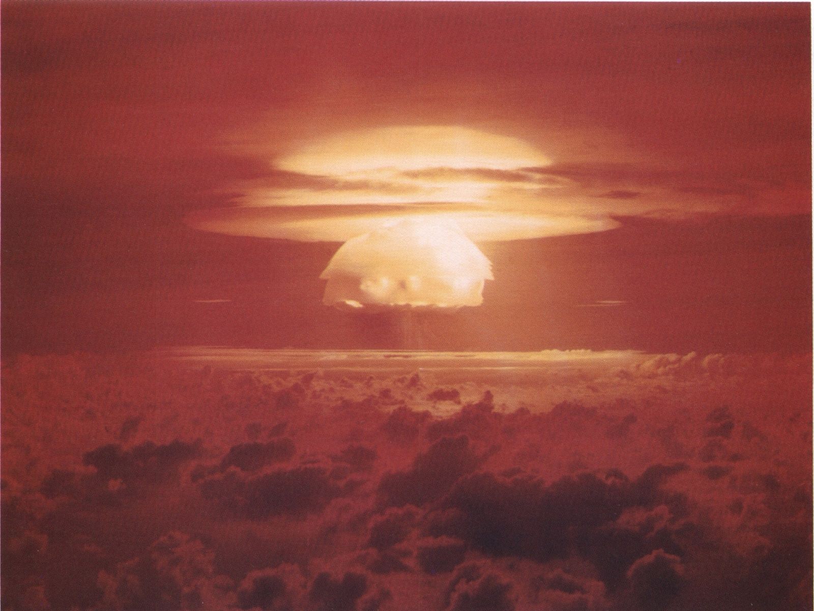 De ce bombele nucleare creează nori ciupercă