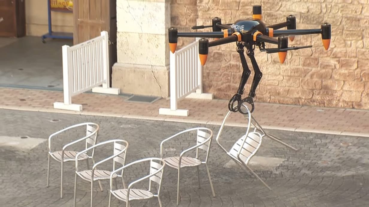 Drona cu gheare robotice: grozavă şi în acelaş timp terifiantă