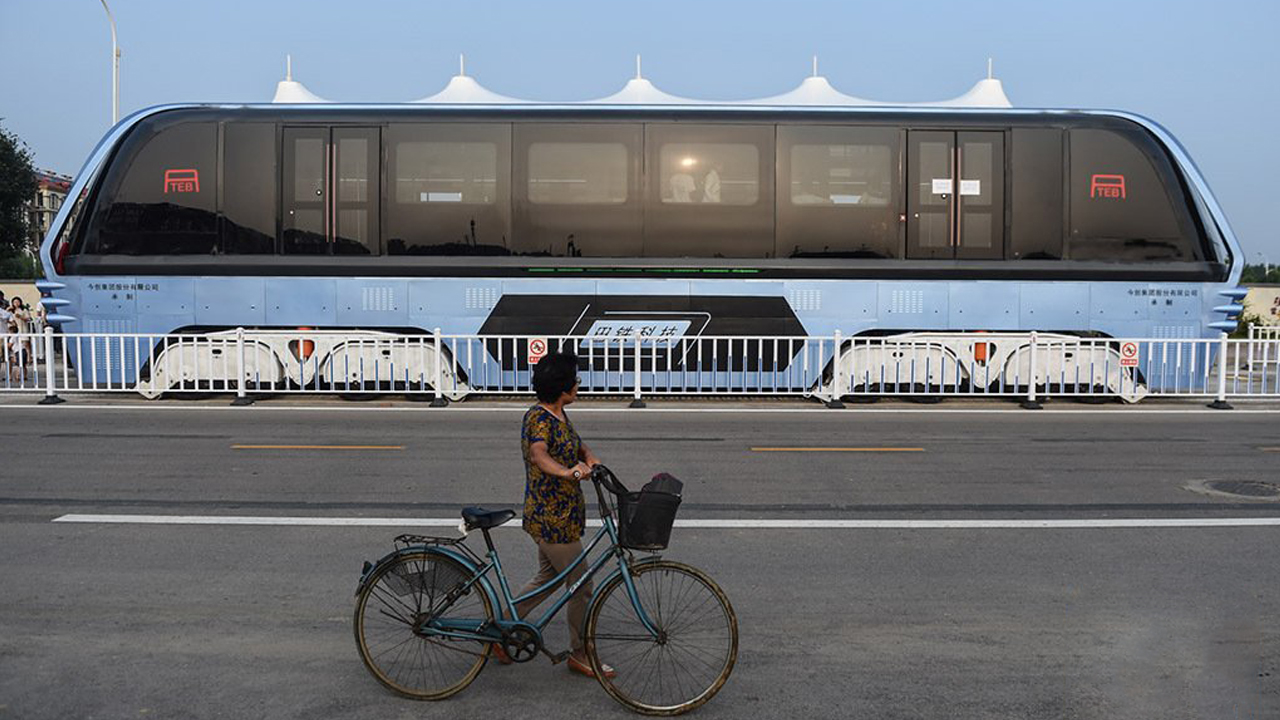 Autobuzul futurist al Chinei pare a fi un eşec