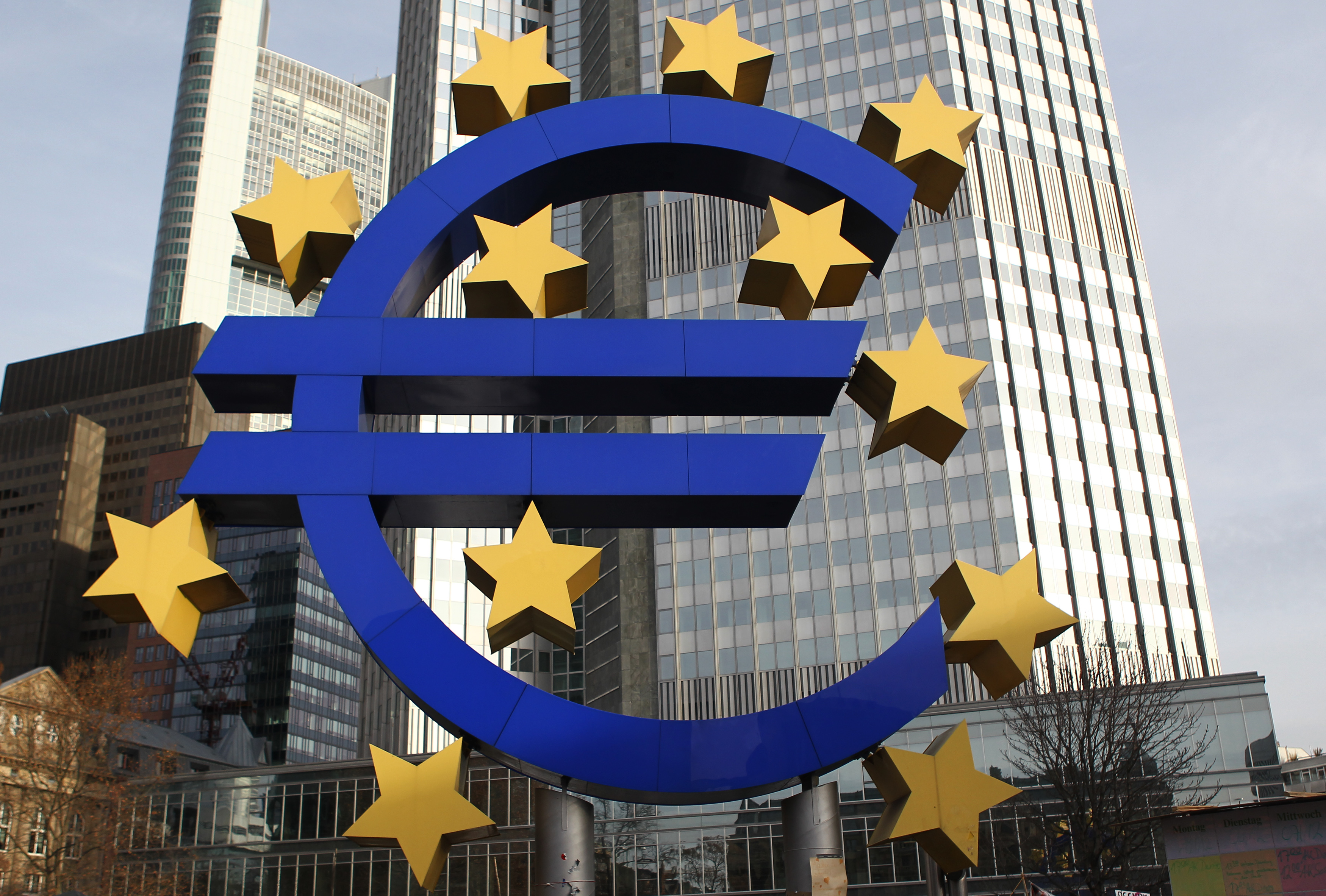 15 ani de la introducerea monedei euro