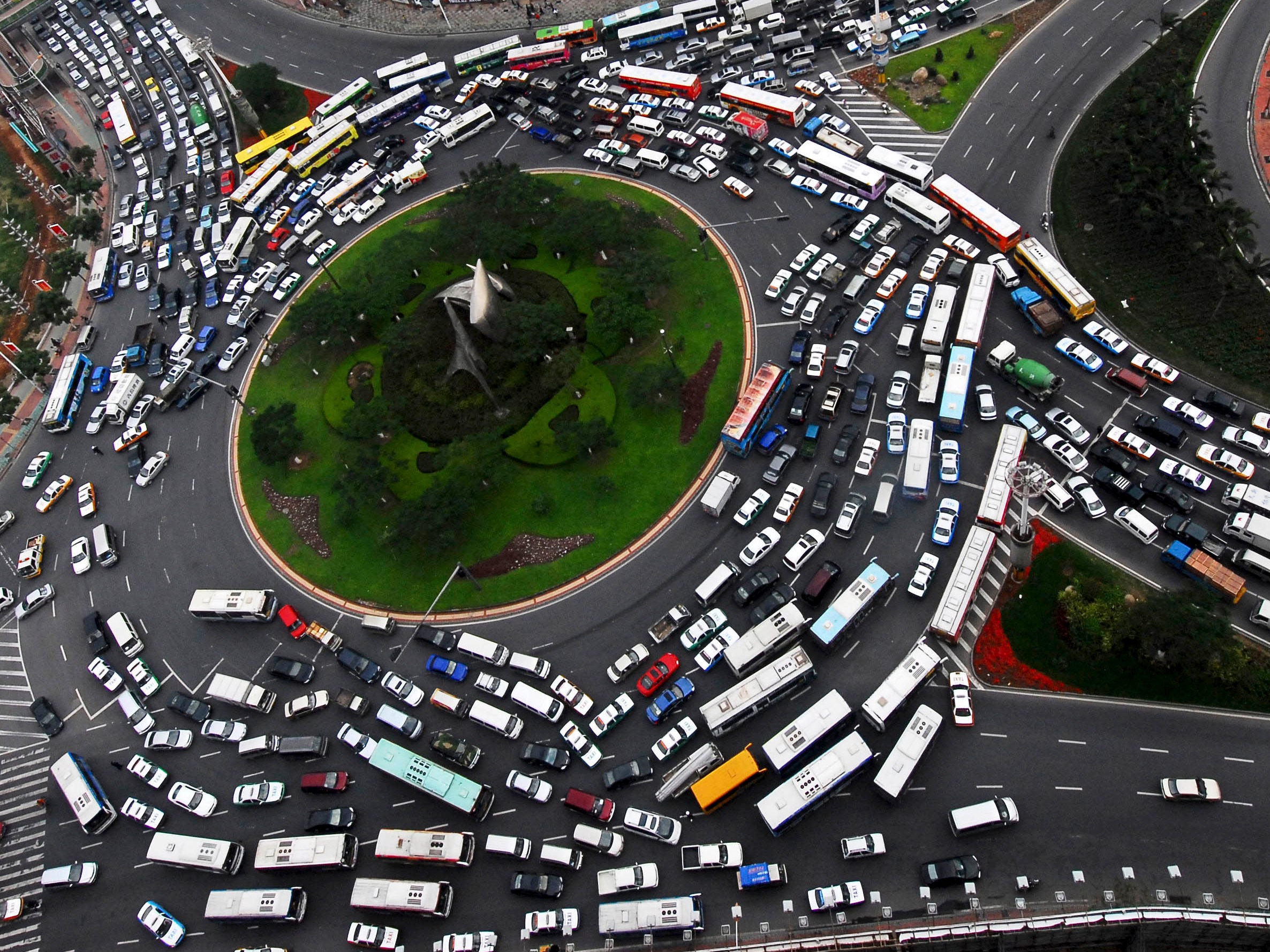 Trăind în mediu cu trafic intens, creşte riscul apariţiei demenţei