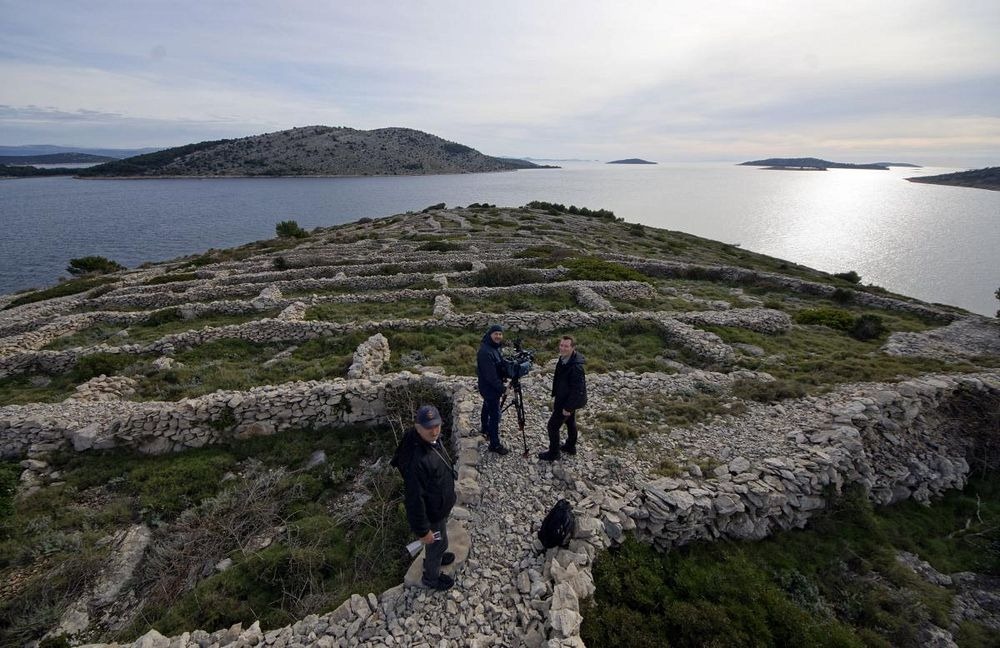 Această insulă croată seamănă cu o amprentă gigantică