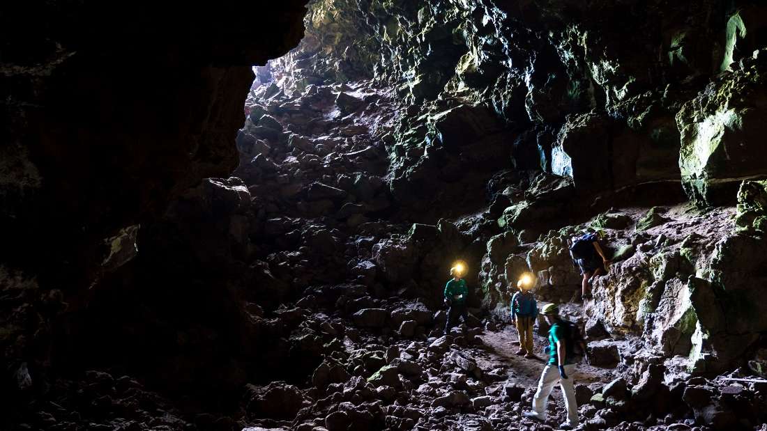 Oamenii ar putea trăi în tunele de lavă subterane pe Lună şi pe Marte