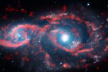 Coliziunea galaxiilor creează formaţiuni uimitoare de stele asemănătoare unor ochi