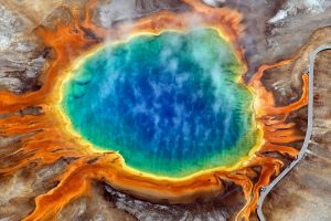 O minune naturală: izvorul termal The Grand Prismatic Spring