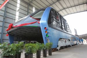 Autobuzul futurist al Chinei pare a fi un eşec