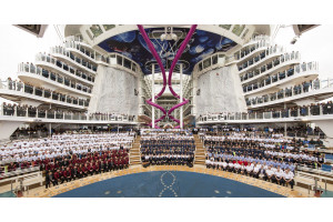 Foto: Royal Caribbean International; AquaTheater