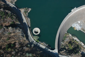 Barajul si deversorul Lacului Berryessa, Glory Hole, Napa California
