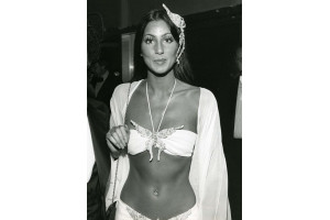 Cher in culisele celei de-a 16a editiea a Premiilor Grammy, 1974; Foto: Pinterest