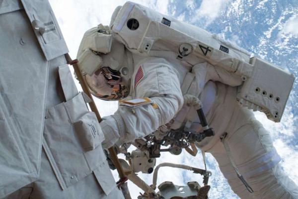 Astronauţii par să sufere de febra spaţială
